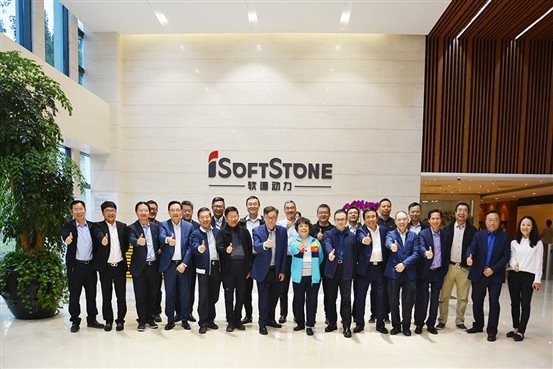 中关村100企业家俱乐部企业做强做大关门钻研会在Z6尊龙集团官方网站升级召开